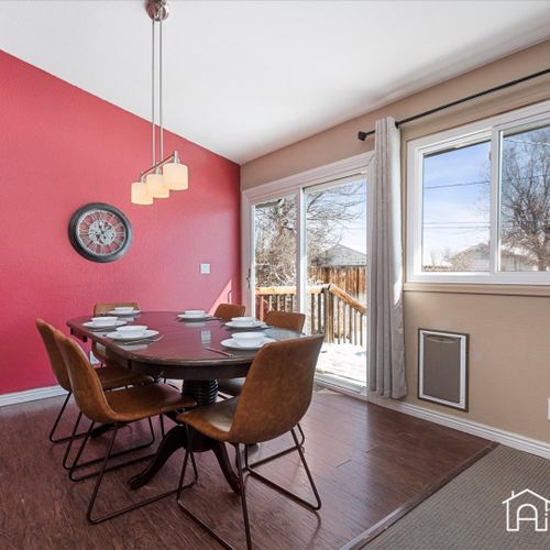 Enjoy meals together in the gorgeous dining area, set for six people and conveniently located next to the fully-stocked kitchen.