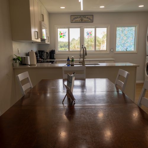 Enjoy green scenery from all corners, filling the home with tranquility.