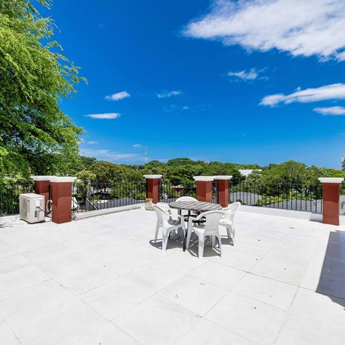 Personal top roof accesible from the condo. Perfect to enjoy in the late afternoons and evenings.