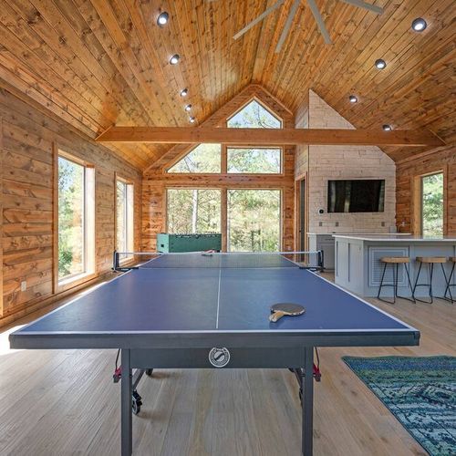 Ping pong and foosball in this extra game room!