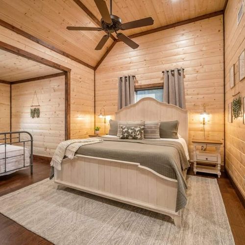 Second Story-King (2) Suite with daybed-Shared bath.