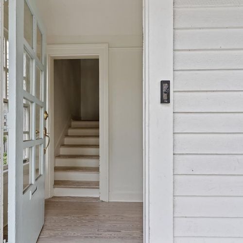 Private entrance to the unit.