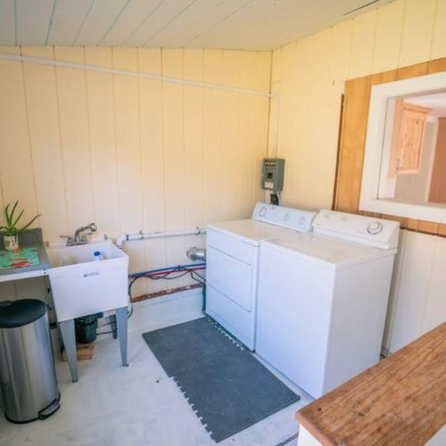 Washer & dryer onsite