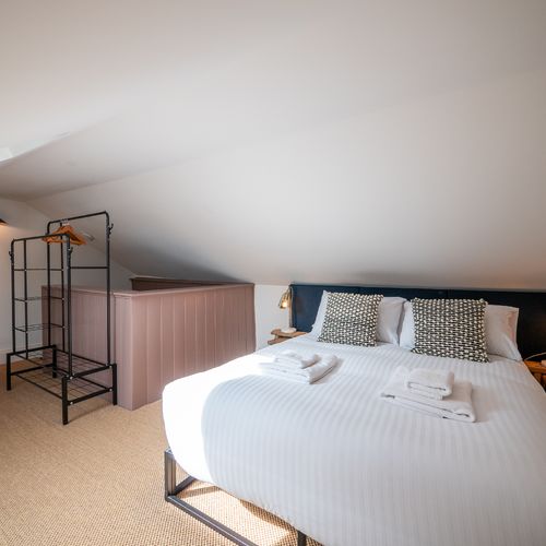 D06366d8 8352 4136 baaf 85d2e4f844ca homerunner