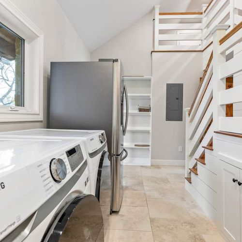 Laundry Room / Access to Upstairs Bonus Room