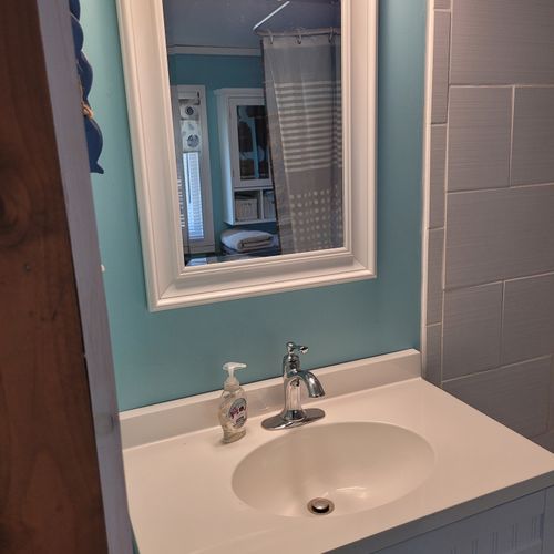 Bathroom:  the cabin has a very cute and recently-updated full bathroom