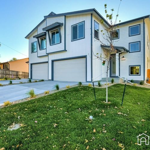 Welcome to this charming modern farmhouse duplex suite! This beautiful 4 bedroom home is the perfect blend of luxury, comfort, and convenience.