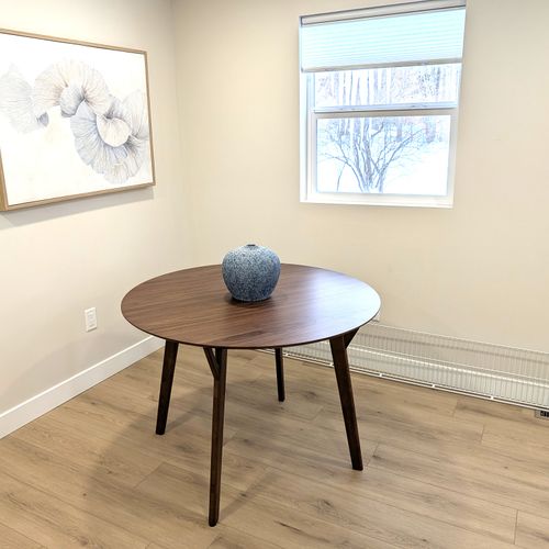 DINING AREA:  The home has a dining area next to the kitchen.  NOTE THAT 4 DINING CHAIRS ARE ON ORDER AND WILL BE IN PLACE BY APRIL 1.