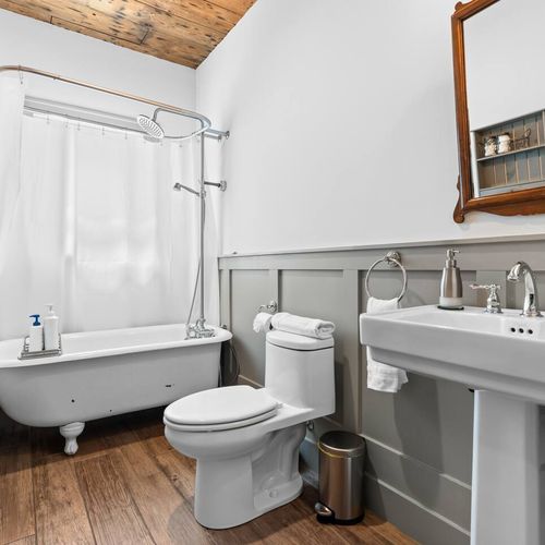 Main Bathroom Downstairs