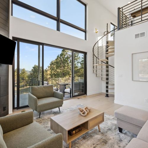Indoor fireplace, flat screen tv and views for miles