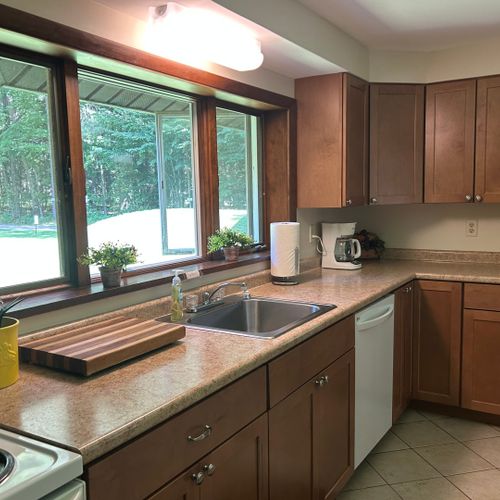 Kitchen:  the cabin has a full kitchen with all appliances including a dishwasher.