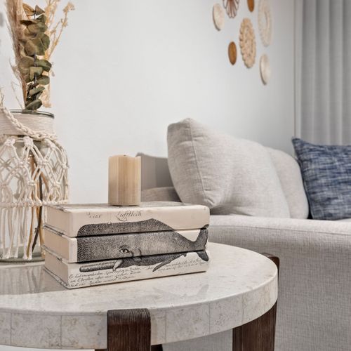 Where style meets comfort – welcome to our living room.