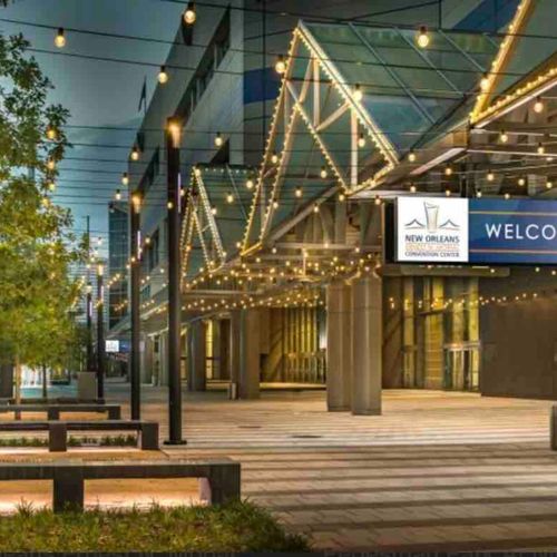 A warm welcome awaits — stay near the heart of the city's best dining & entertainment.