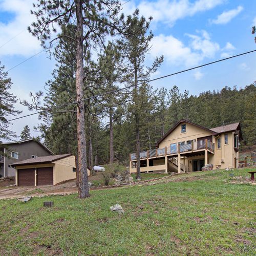 Escape to a tranquil, nature-wrapped retreat in the heart of lyons.