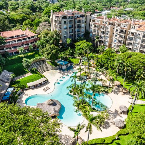 Matapalo is a high-end 6-floor condo building with ocean view in downtown Tamarindo