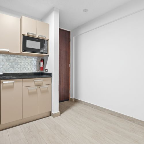 Everything you need for quick meals. Cook & dine effortlessly.