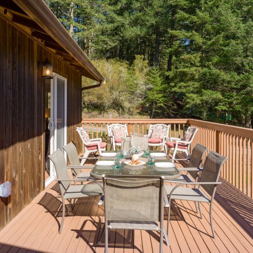 Enjoy meals al fresco.  A gas BBQ with tools is provided.  Just bring your secret sauce!