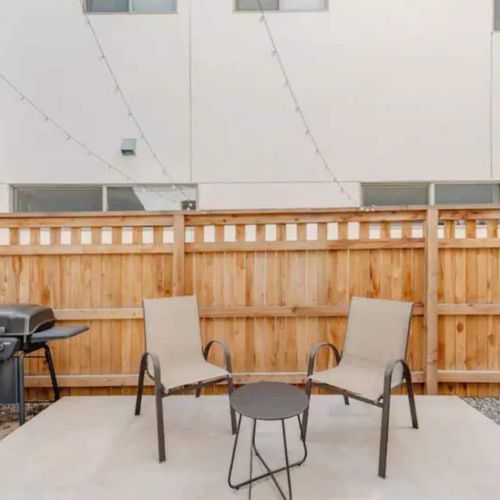 Private outdoor patio area w/ grill