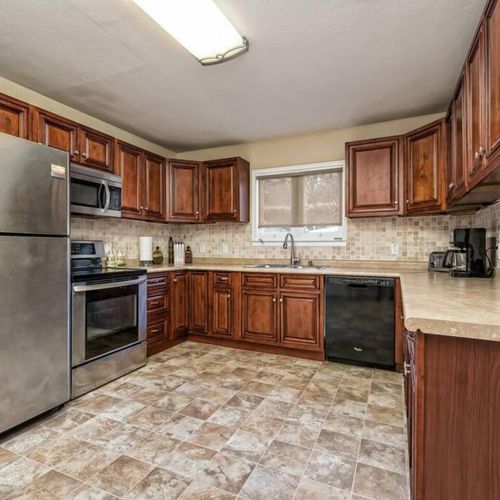 Fully Stocked Kitchen