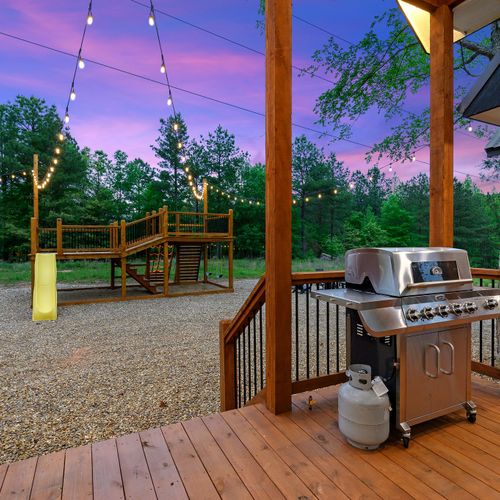 Gas grill with propane provided!