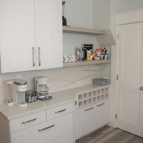 Kitchen:  beautiful kitchen with all appliances including a dishwasher and a cute little coffee bar.
