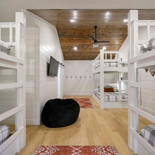 The bunk room with 6 Queen beds!