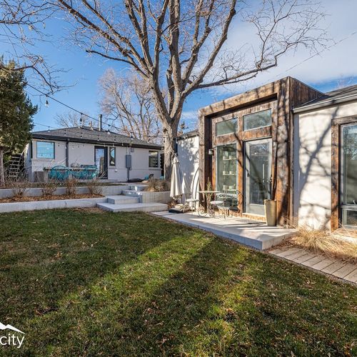 Just a stone’s throw away from the rocky mountain lake, you can take a stroll while taking in the breathtaking scenery of the colorado rockies.