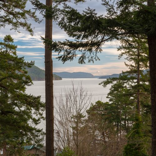 Peaceful views of the East Sound