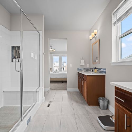 Dc832659 fb20 4bba 8619 435d03abea26 homerunner