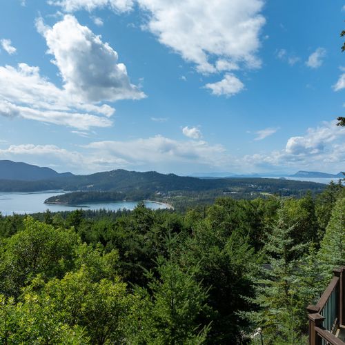Beautiful views of Eastsound and the islands beyond.