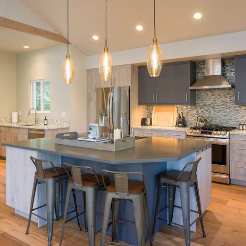 Large gourmet kitchen with all you need to create those special meals!