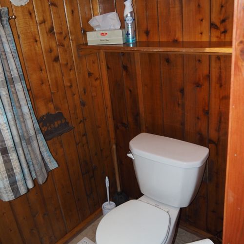 Bathroom (main floor):  the cabin has a full bathroom on the main floor with a combination tub / shower.