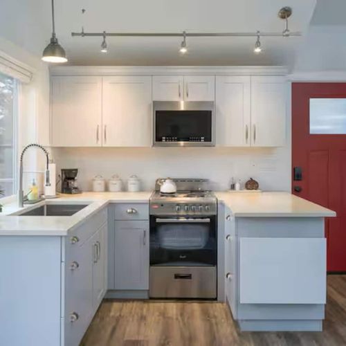 Fully functional kitchen with all the gadgets you need for creating great meals!