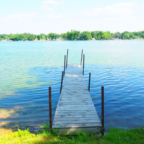 Overview:  the private dock on turk lake
