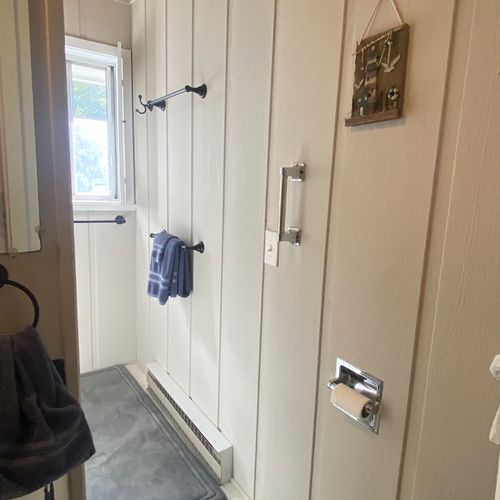 BATHROOM #1 (MAIN FLOOR):  Full bathroom on the main floor.