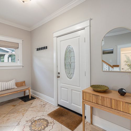 Guest entry way to the foyer