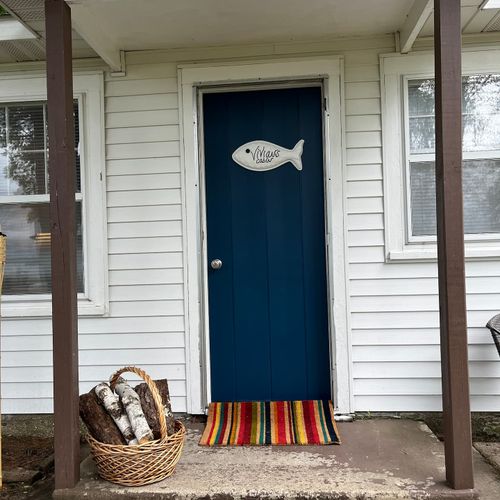 Exterior:  the front of the cabin