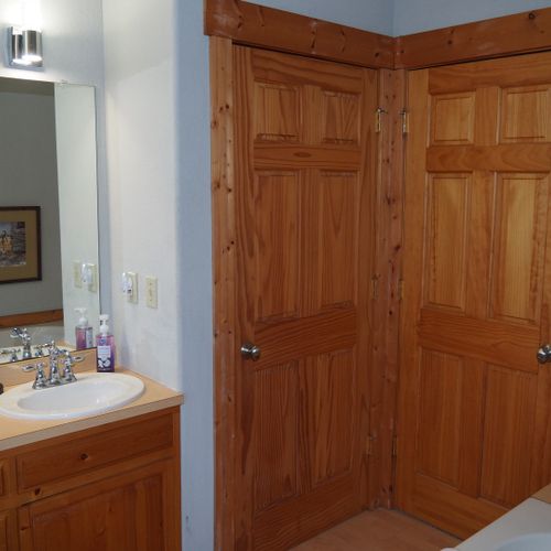 Bathroom #3 (second floor):  full bathroom with a jetted bathtub.