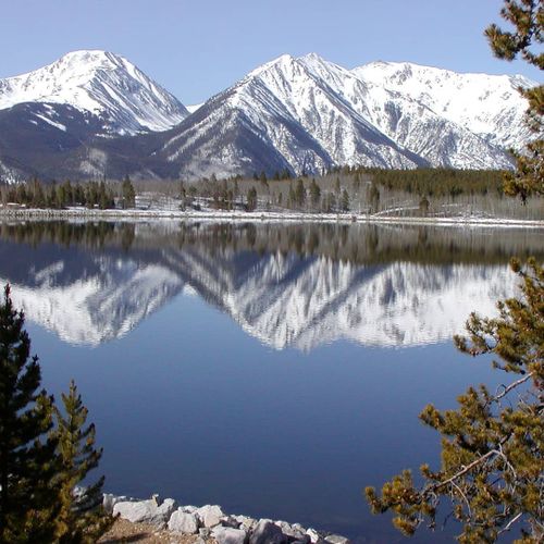 Gorgeous views of the lake in the spring.