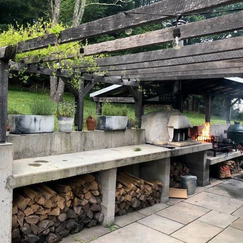 Outdoor kitchen complete with Wood Fired Oven, Uruguayan Grill and Large Green Egg (gas grill also available)