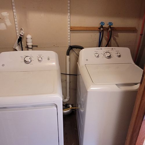 Office/laundry:  the laundry machines