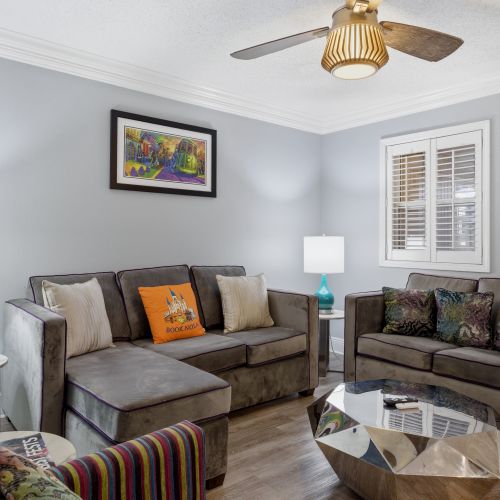 Sink into the cozy sofa & settle into a relaxed evening in the welcoming lounge.
