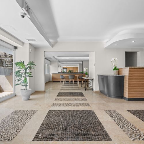 Relax in our comfortable common area before heading to your apartment.