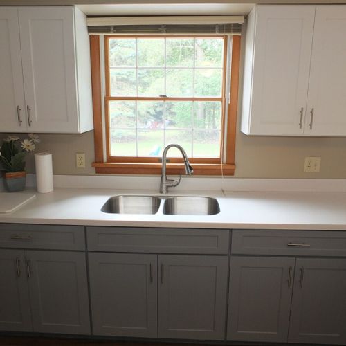 Kitchen:  the home has a modern kitchen with all appliances except for a dishwasher.