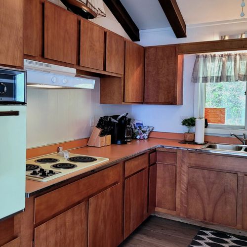 Kitchen:  the home has a lovely kitchen with all appliances, including a keurig coffee maker.