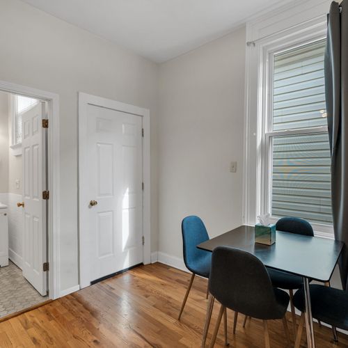 Bright entryway or flex space w/ an open, airy feel.