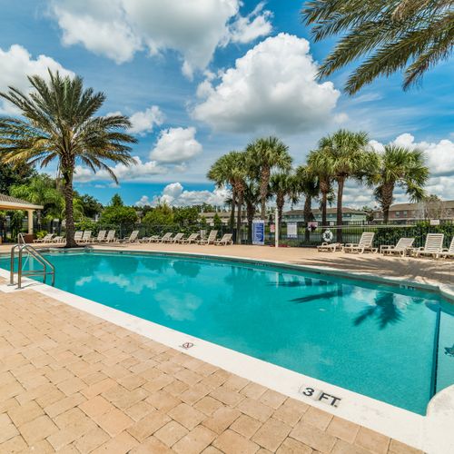 Coral Cay Resort Large Swimming Pool