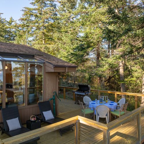 To-do List: Morning coffee and sun-lounging.