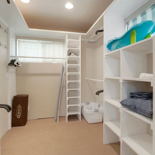 With plenty of hanging space and shelving, our large walk-in closet provides all the extra storage you need to keep your clothes and belongings organized during your stay.