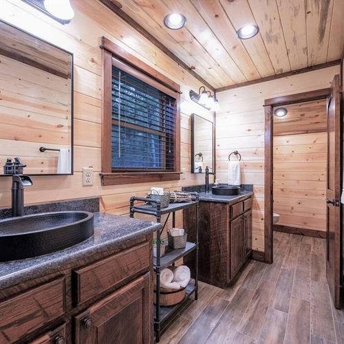 Upstairs Private bathroom.